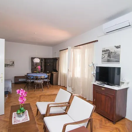 Garina 1 Apartment Veli Losinj
