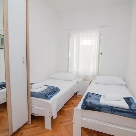 Garina 1 Apartment *