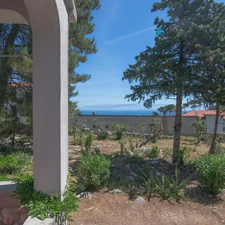 Garina 1 Apartment