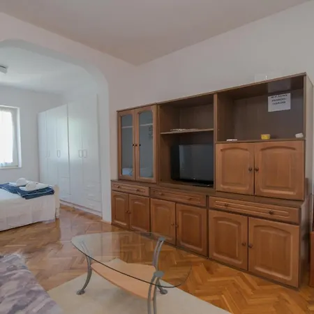Garina 1 Apartment Veli Losinj